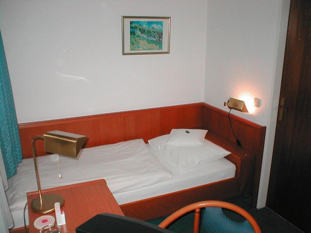 Hotel Zur Flora Essen Room photo